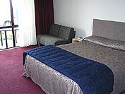 Unit 4- Queen size beds with Spa bath